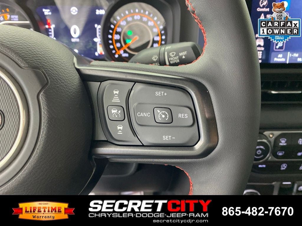 Used 2024 Jeep Gladiator Rubicon w/ Technology Group AWD/4WD image 15