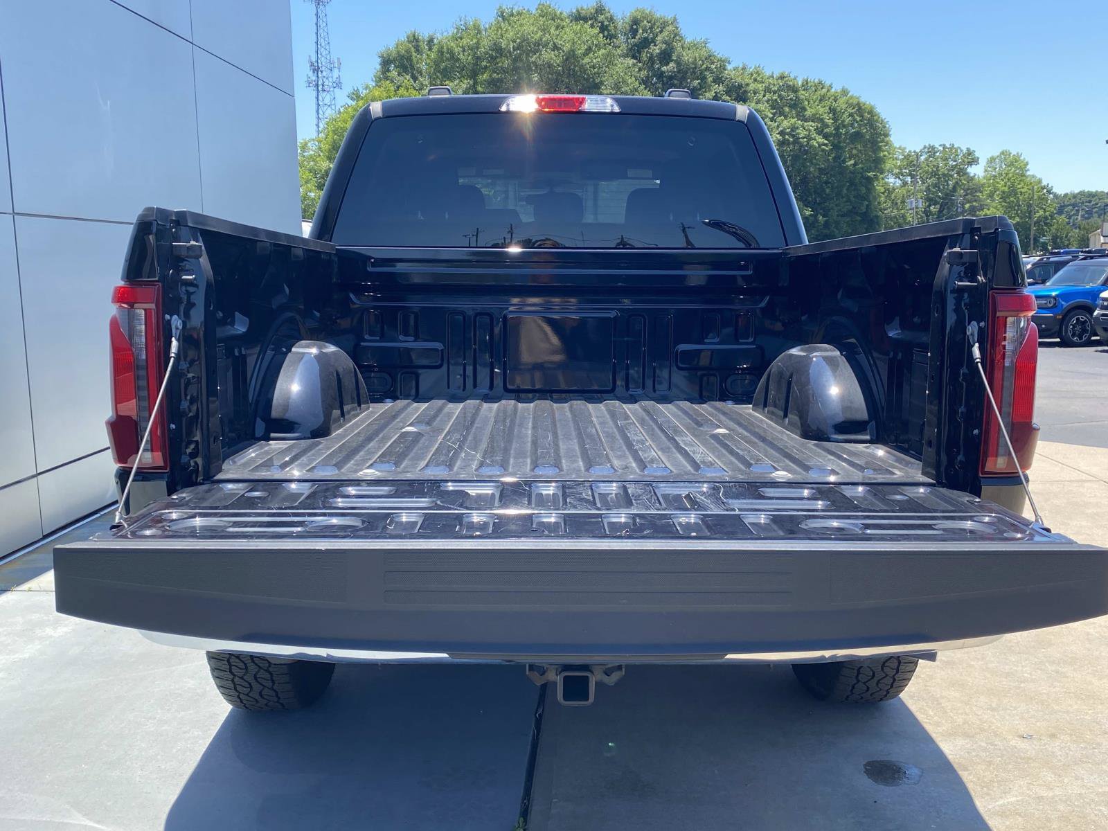 Used 2025 Ford F150 XLT w/ Equipment Group 301A Standard AWD/4WD image 6