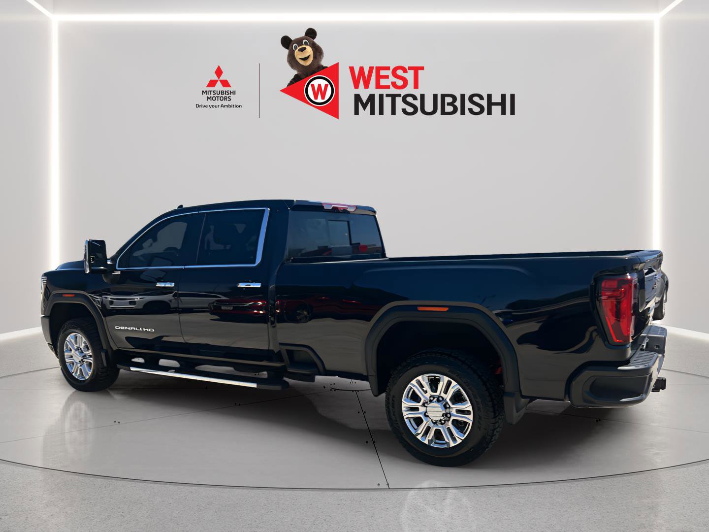 Used 2022 GMC Sierra 3500 Denali w/ Denali Ultimate Package AWD/4WD image 4