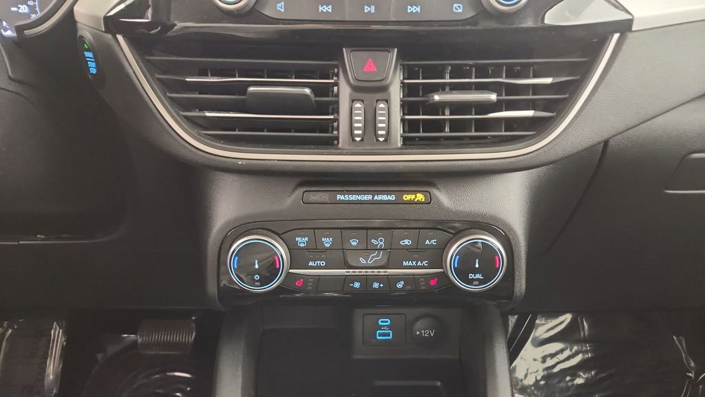 Used 2022 Ford Escape SEL image 17