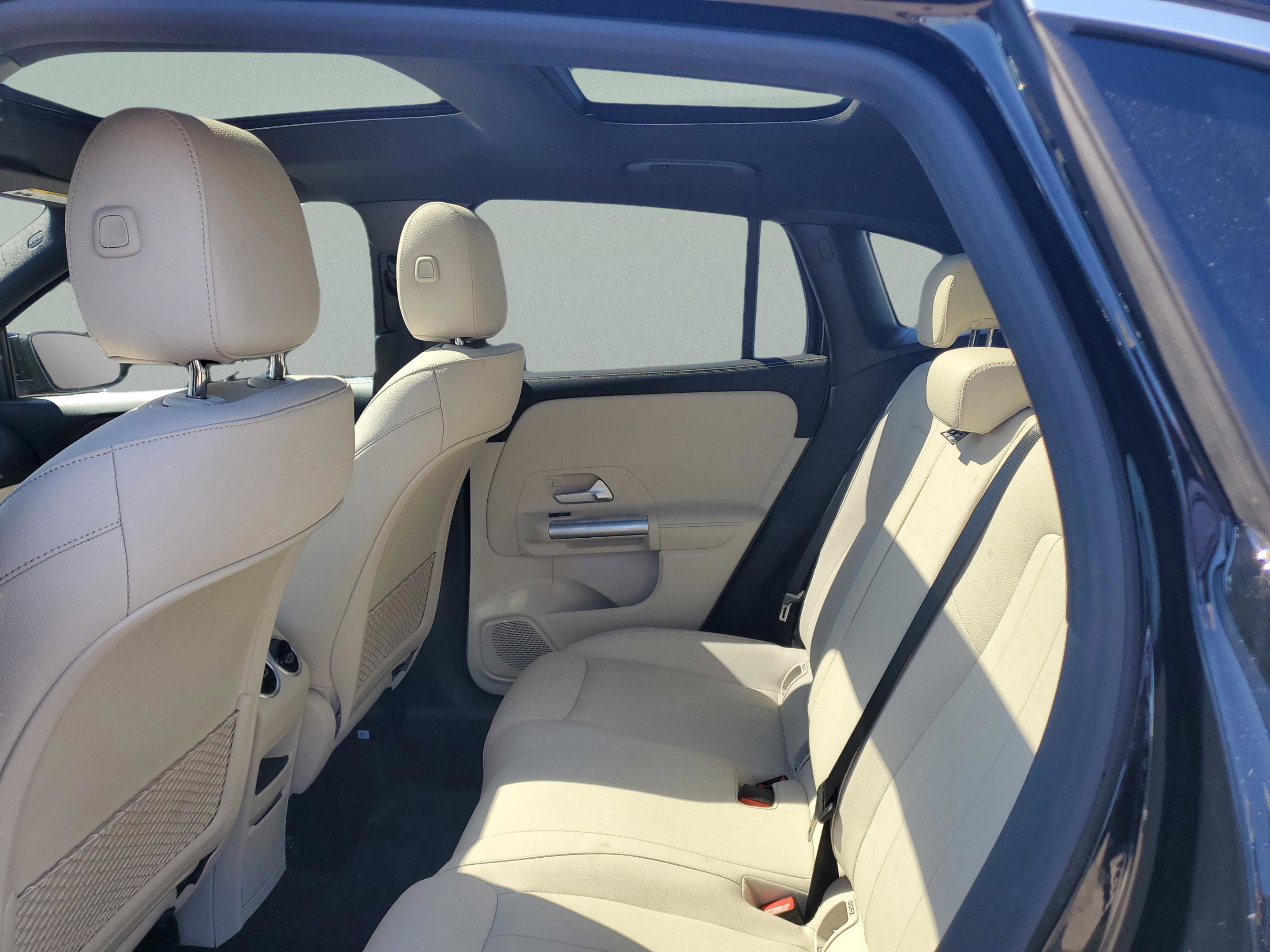 Certified 2025 Mercedes-Benz GLA 250 image 10