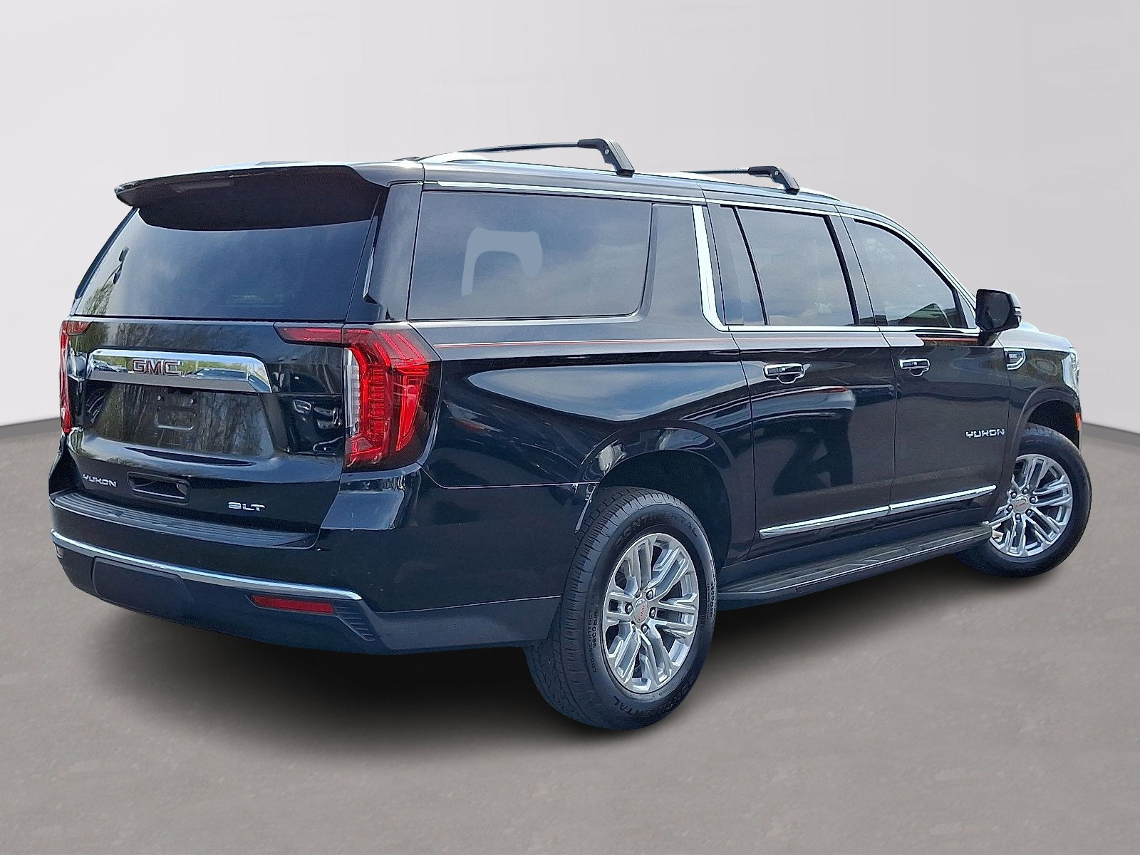 Used 2022 GMC Yukon XL SLT w/ SLT Luxury Package AWD/4WD image 4