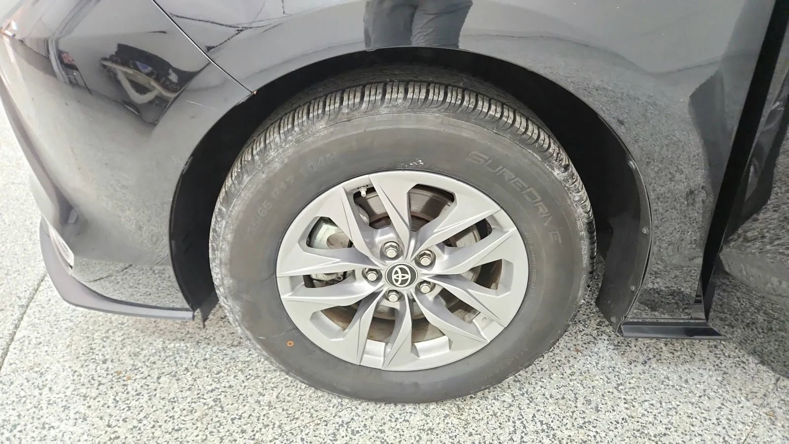 Used 2024 Toyota Sienna XLE image 13