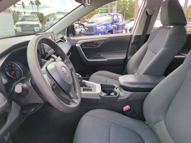 Used 2021 Toyota RAV4 LE FWD image 15