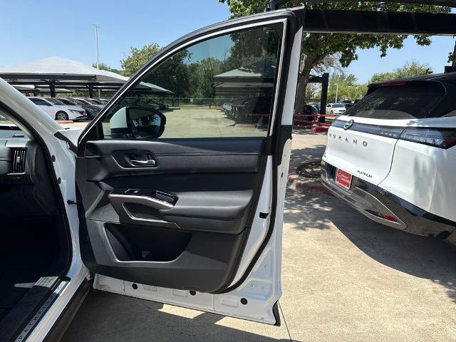 Certified 2025 Nissan Pathfinder Platinum w/ Cargo Package FWD image 23