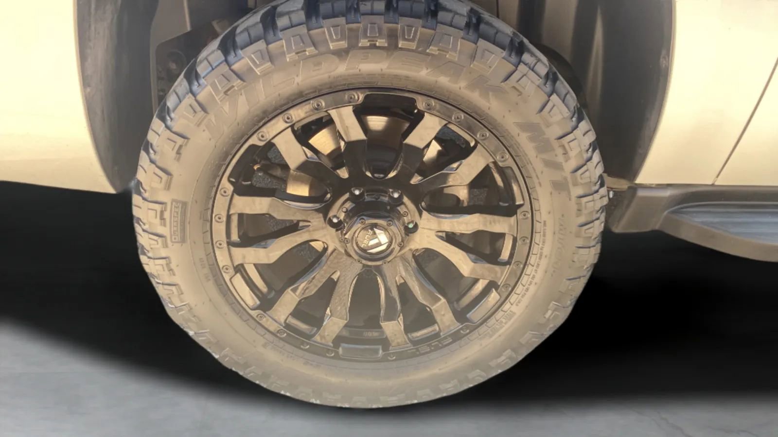 Used 2013 Chevrolet Avalanche LS AWD/4WD image 31