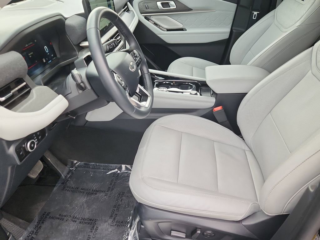 Used 2025 Ford Explorer Platinum w/ LUX Leather Package image 7