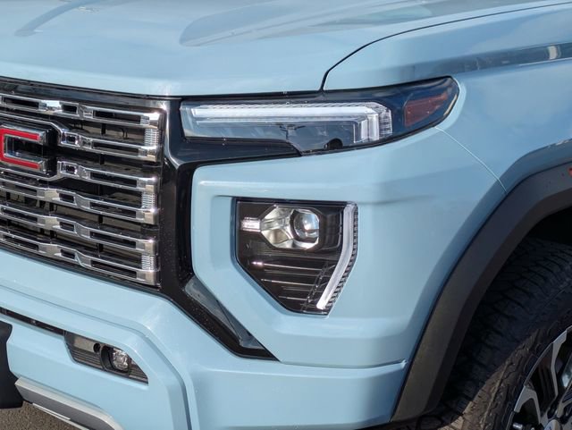 New 2025 GMC Canyon Denali image 9