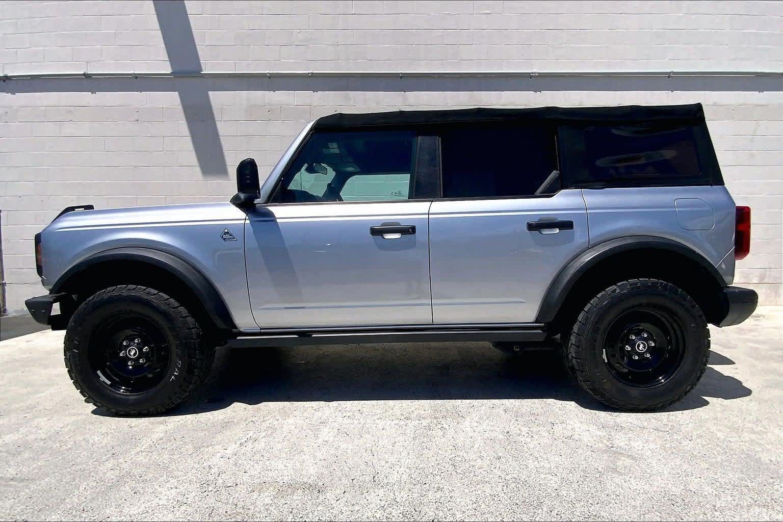 Used 2022 Ford Bronco Black Diamond AWD/4WD image 3