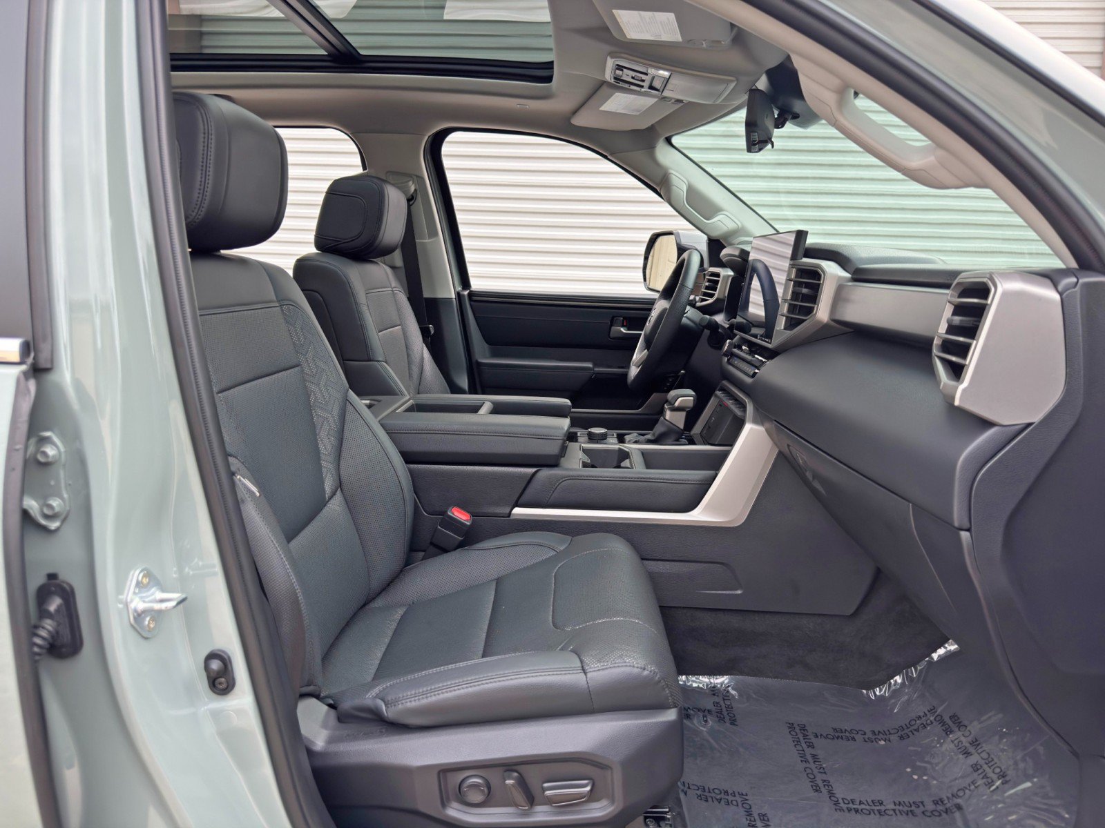 Used 2024 Toyota Tundra Limited AWD/4WD image 16
