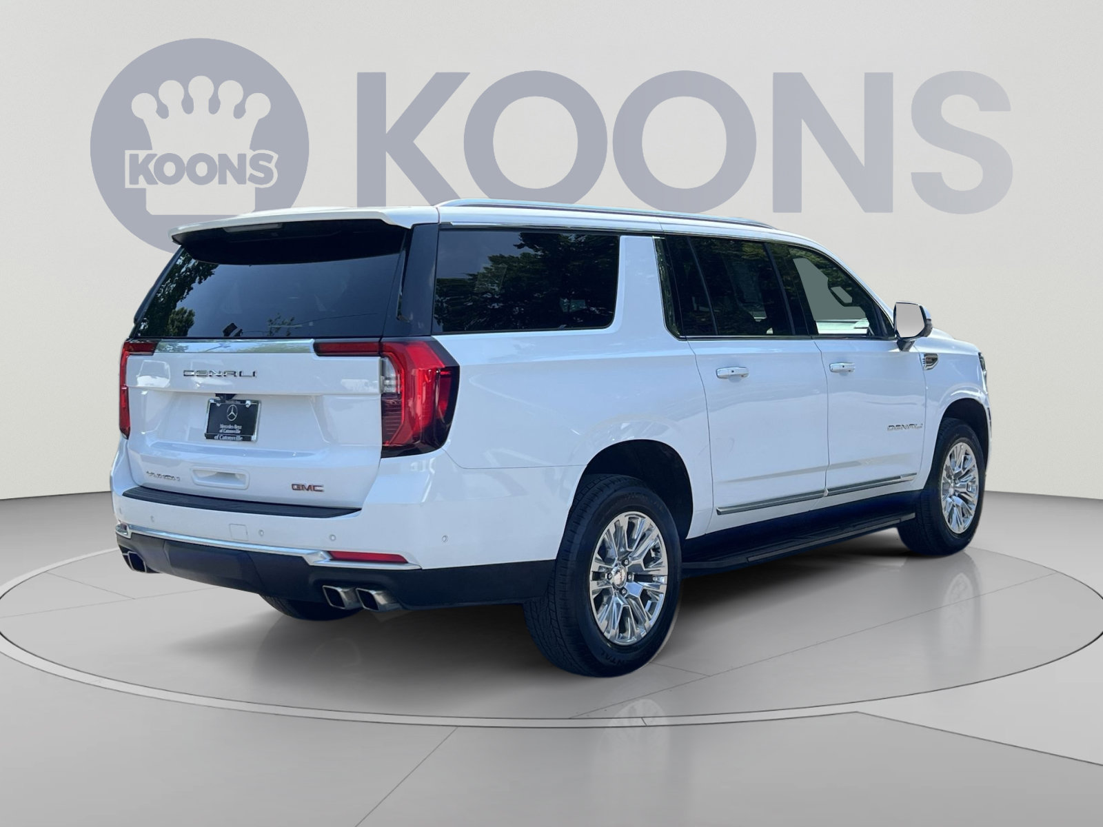 Used 2025 GMC Yukon XL Denali AWD/4WD image 11