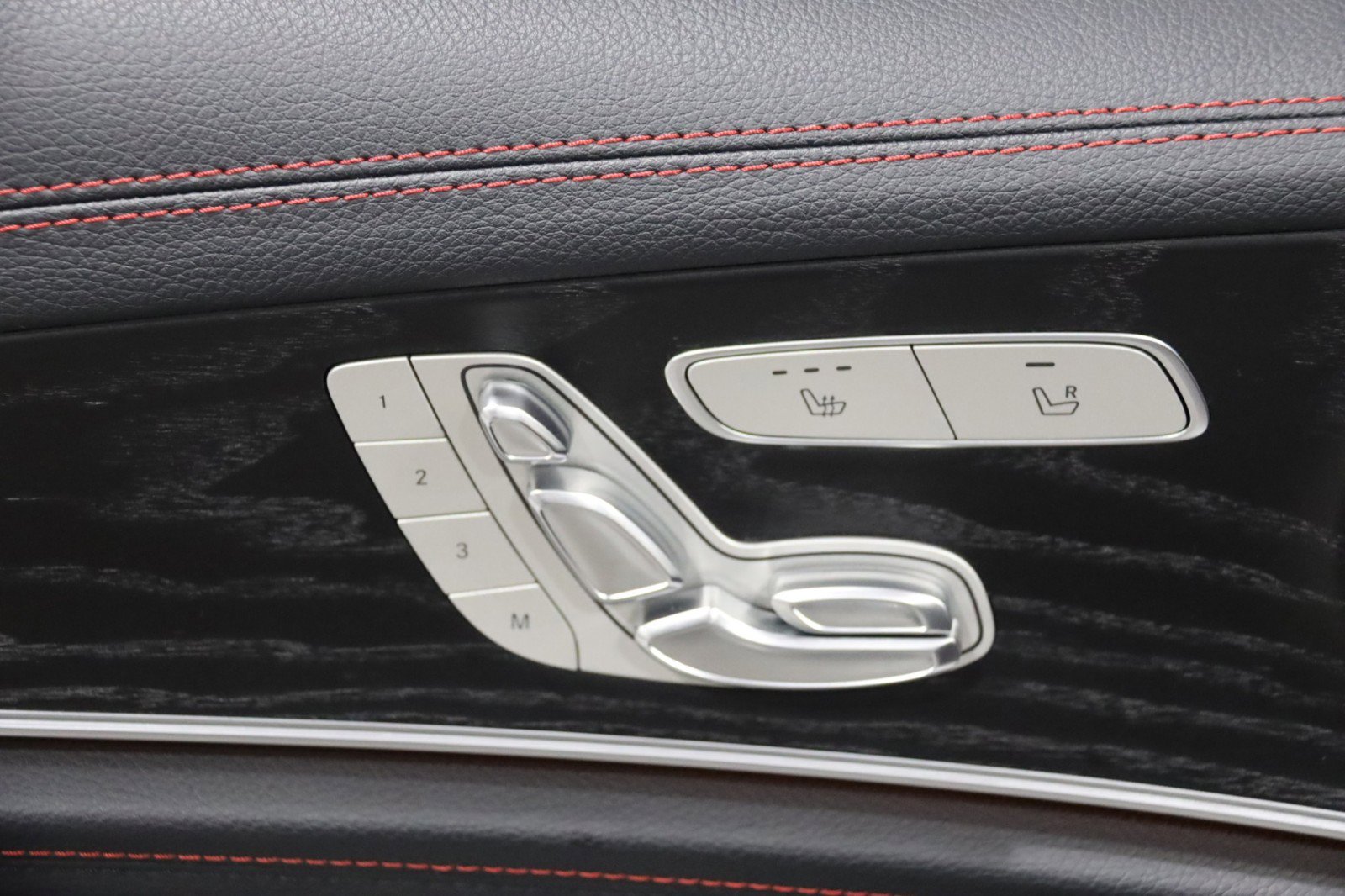 Used 2020 Mercedes-Benz E 53 AMG 4MATIC Sedan w/ Driver Assistance Package image 65