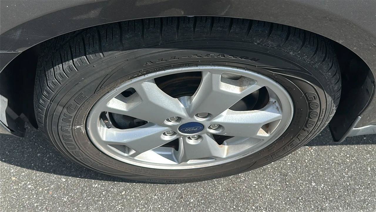 Used 2016 Ford Transit Connect XLT FWD image 15