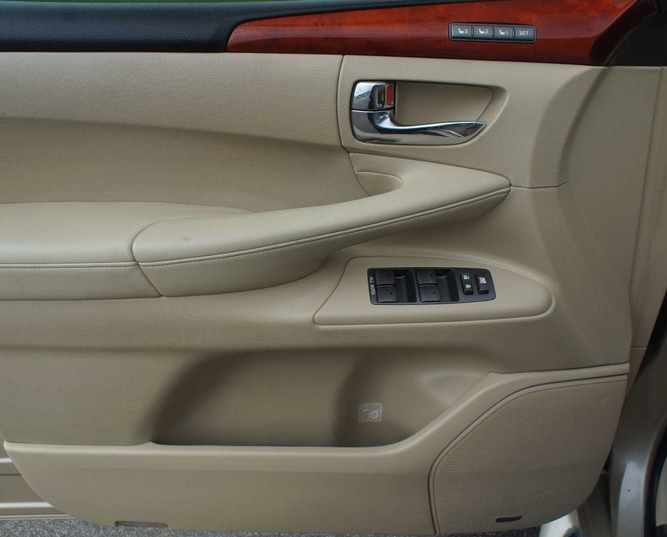 Used 2008 Lexus LX 570 4WD image 22