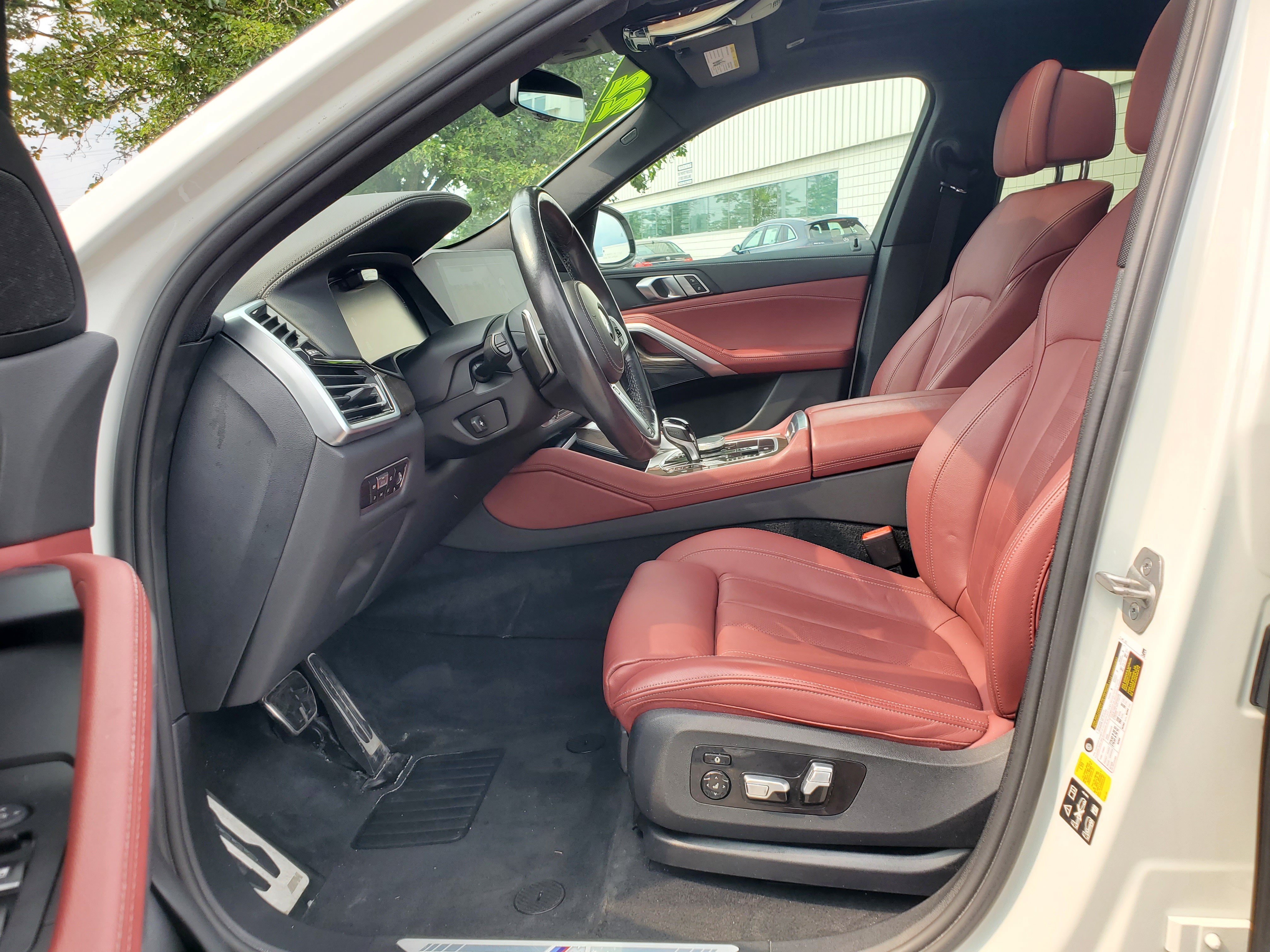 Used 2022 BMW X6 xDrive40i w/ M Sport Package AWD/4WD image 9
