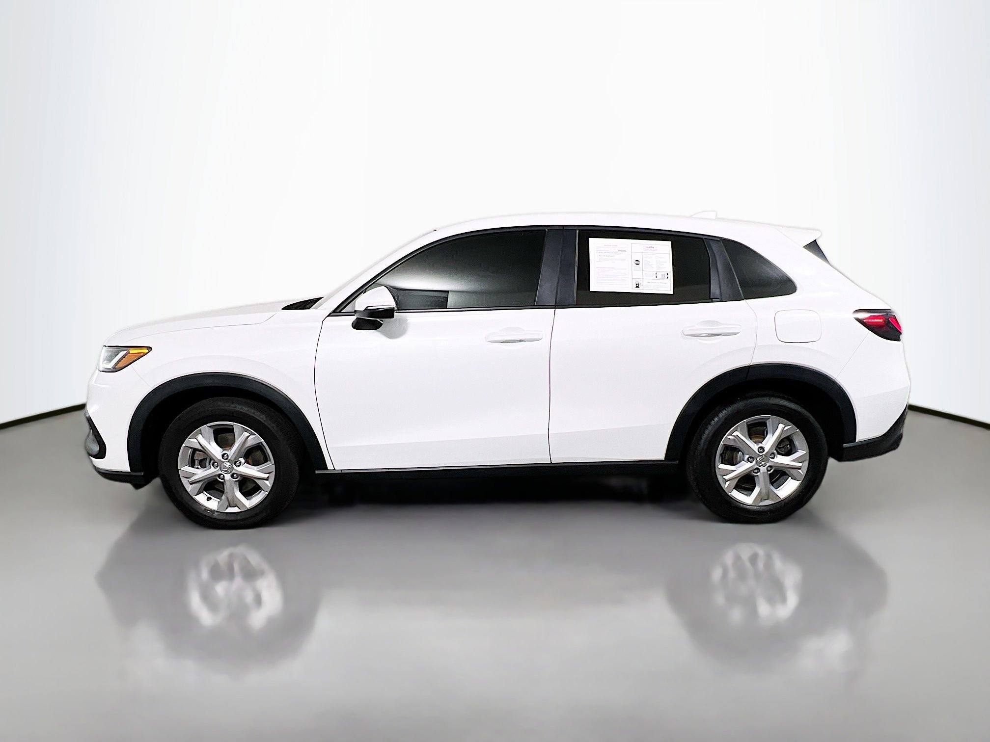 Used 2023 Honda HR-V LX image 9