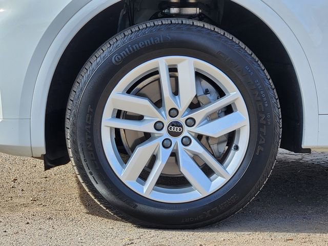 Used 2023 Audi Q5 2.0T Premium w/ Convenience Package image 9