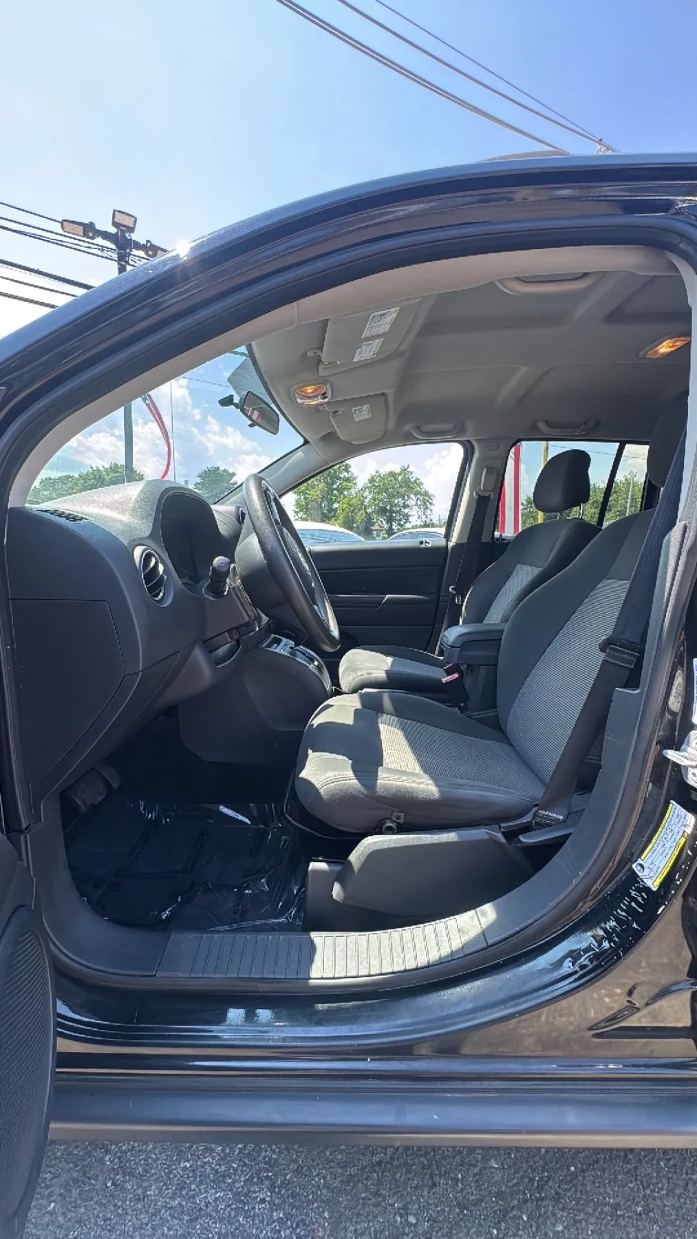 Used 2012 Jeep Compass Sport FWD image 10