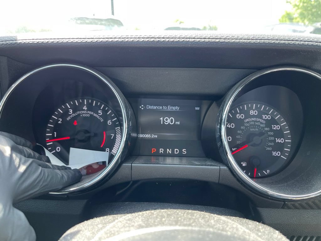 Used 2017 Ford Mustang Coupe RWD image 6