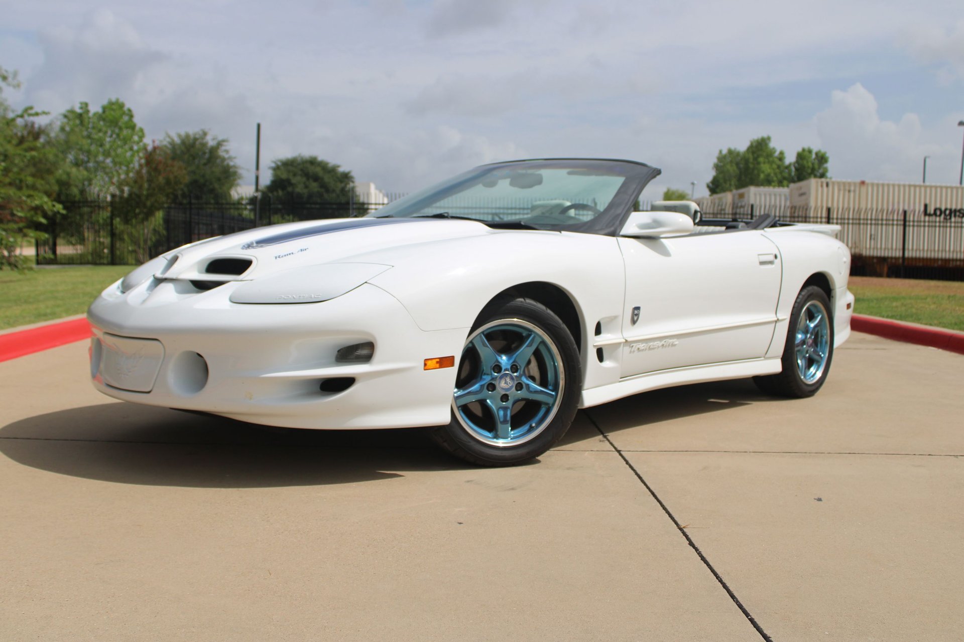 Used 1999 Pontiac Firebird Trans Am RWD image 3