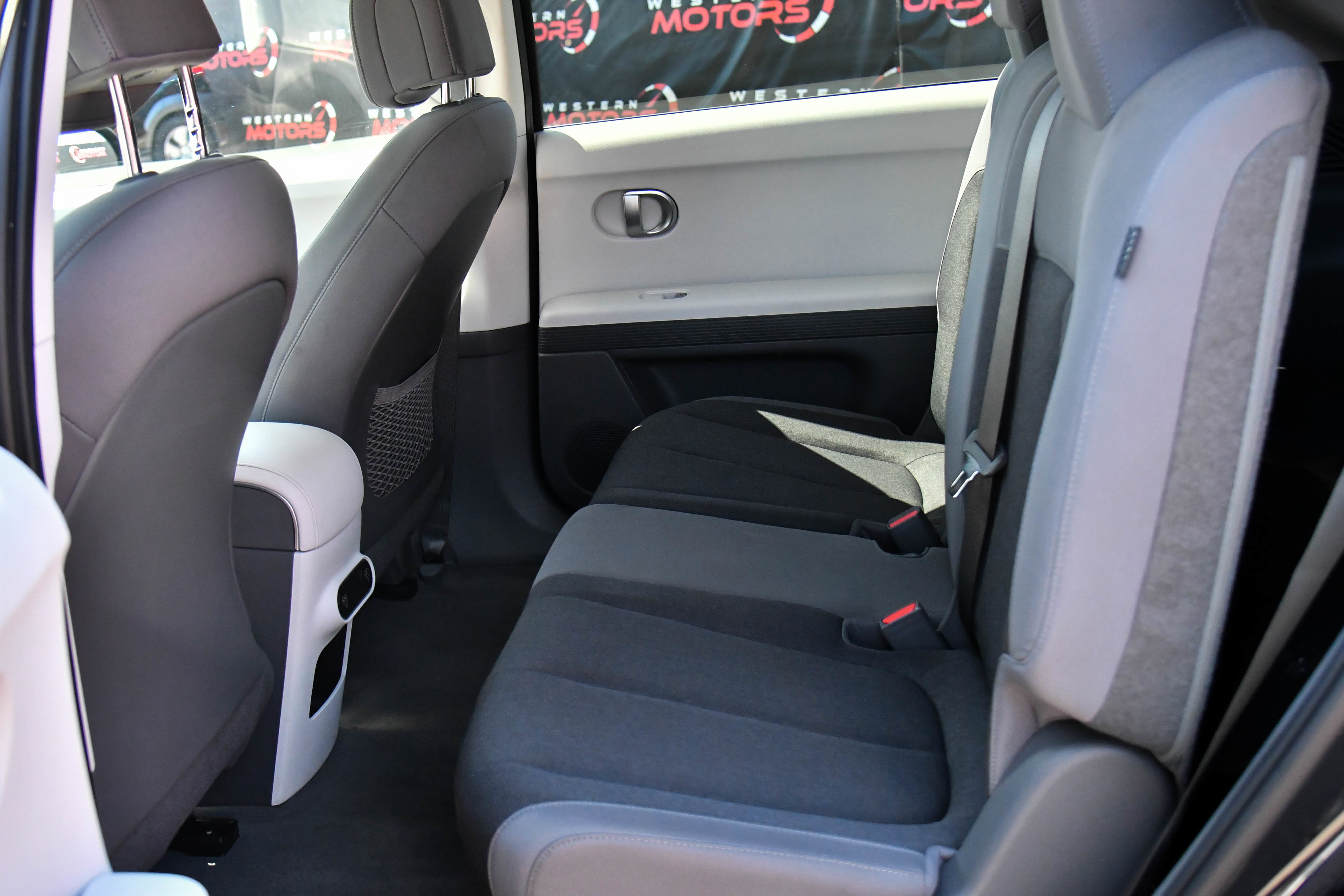 Used 2024 Hyundai Ioniq 5 SEL RWD image 38