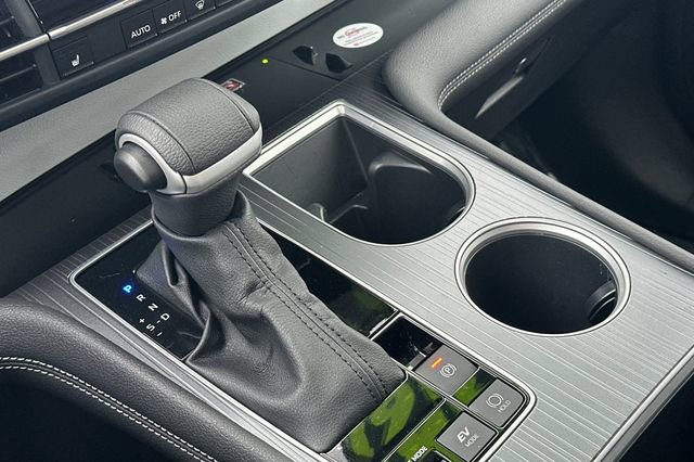 Used 2025 Toyota Sienna XLE image 26