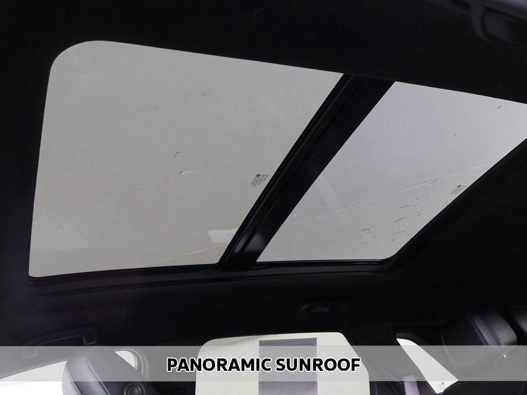 Used 2022 Cadillac XT5 Premium Luxury w/ LPO, Floor Liner Package image 4