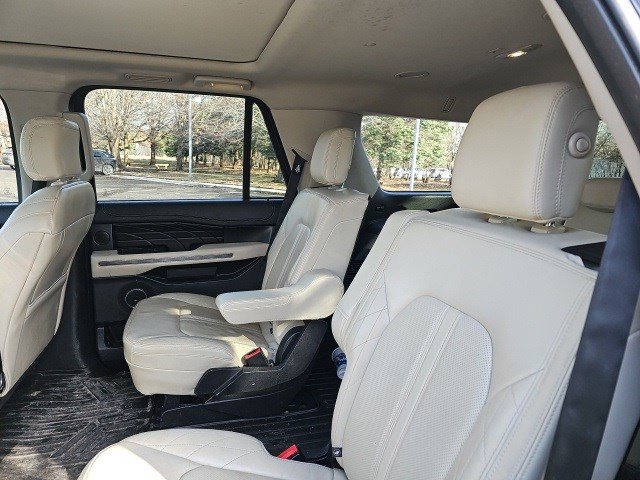 Used 2020 Ford Expedition Platinum image 16