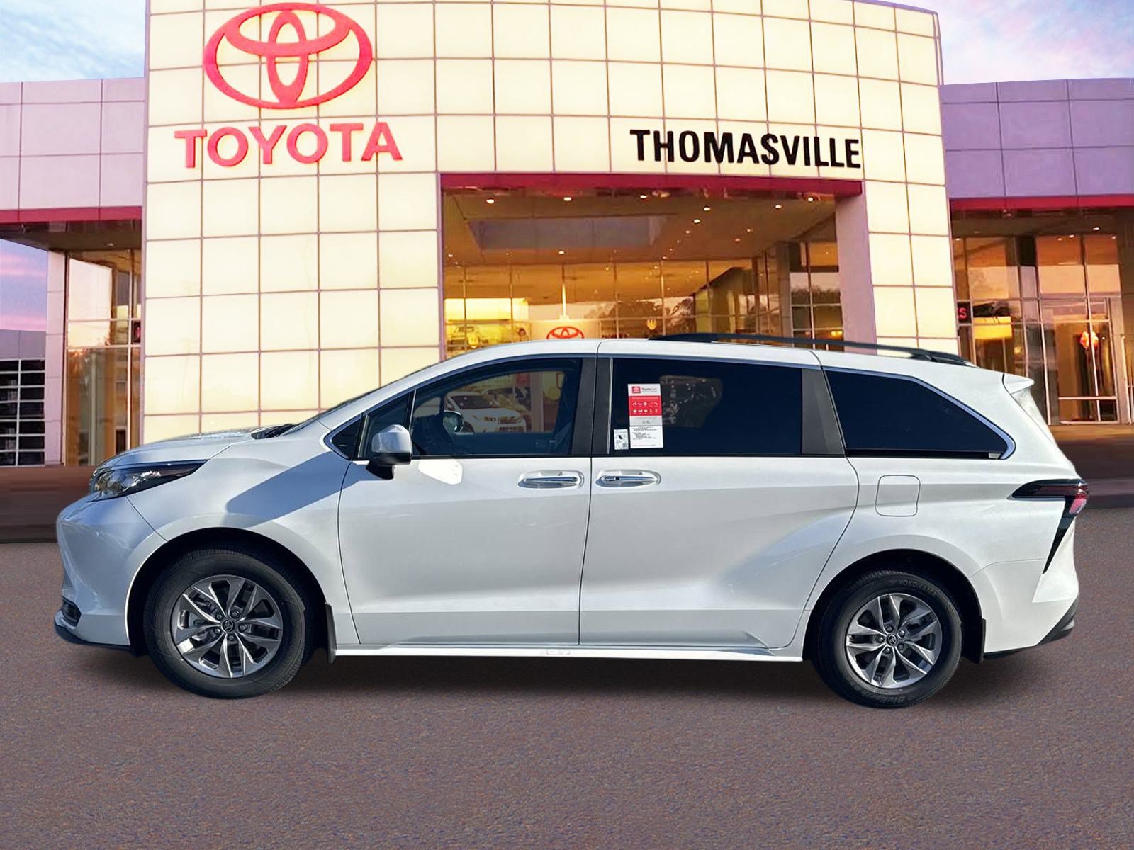 New 2025 Toyota Sienna XLE FWD image 8