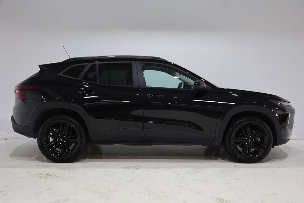 Used 2025 Chevrolet Trax ACTIV w/ Sunroof Package FWD image 9