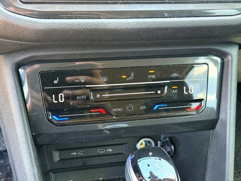 Certified 2024 Volkswagen Tiguan SE FWD image 22