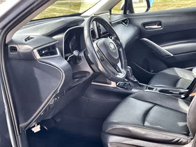 Used 2022 Toyota Corolla Cross XLE image 3