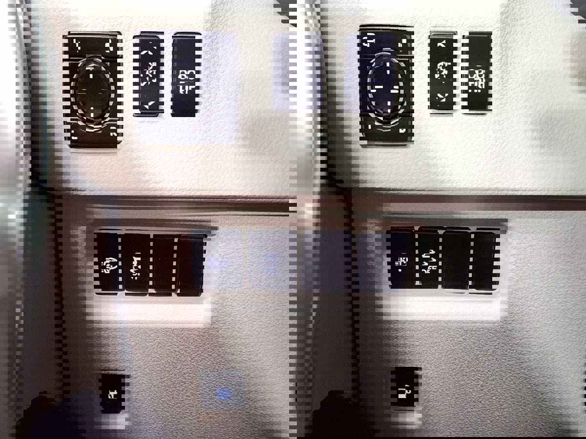 Used 2015 Lexus GX 460 w/ Premium Package image 41