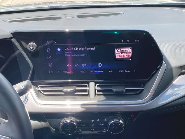 Used 2025 Chevrolet Trax ACTIV w/ Driver Confidence Package FWD image 13
