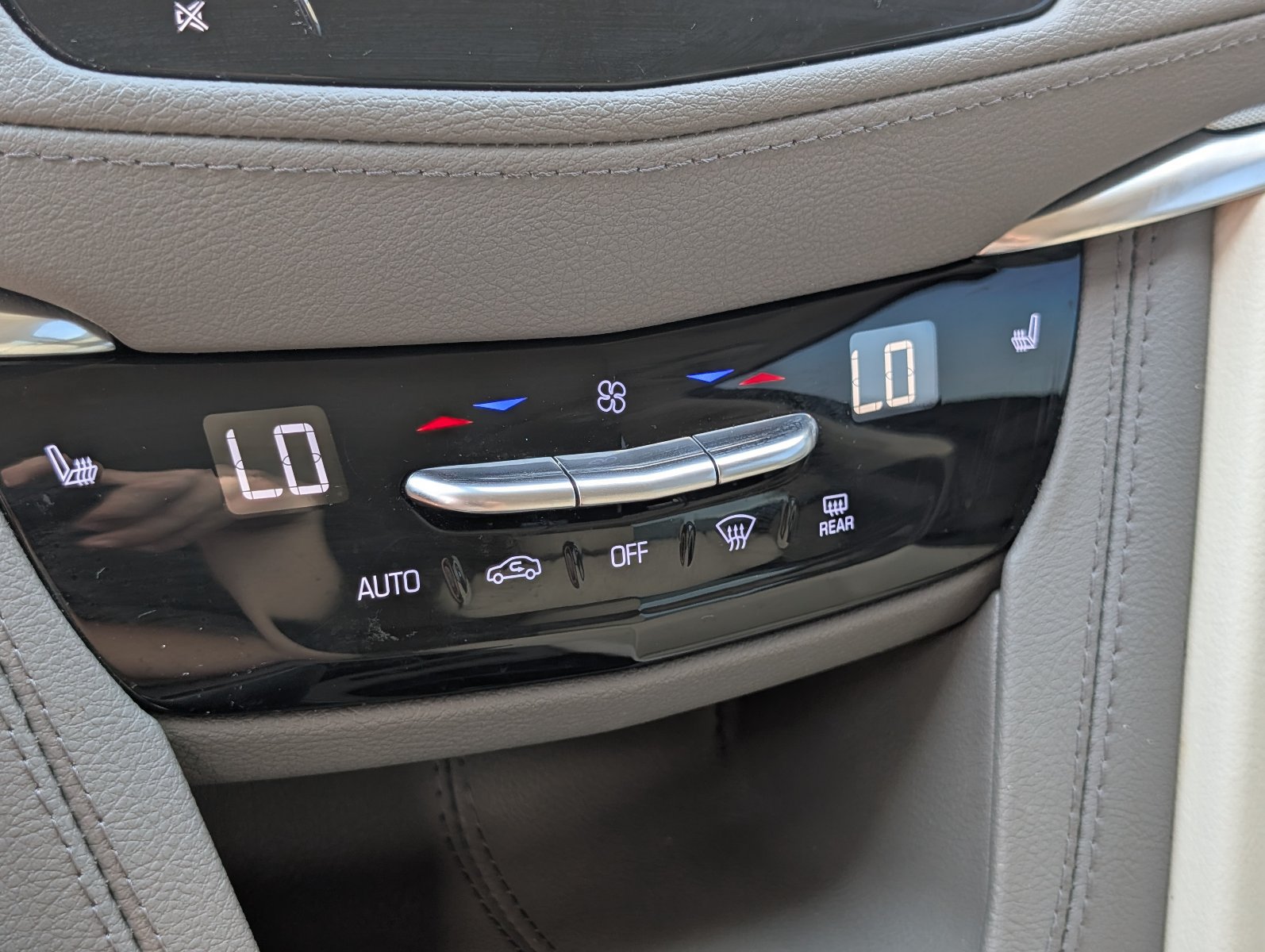Certified 2022 Cadillac XT5 Premium Luxury w/ Technology Package FWD image 21