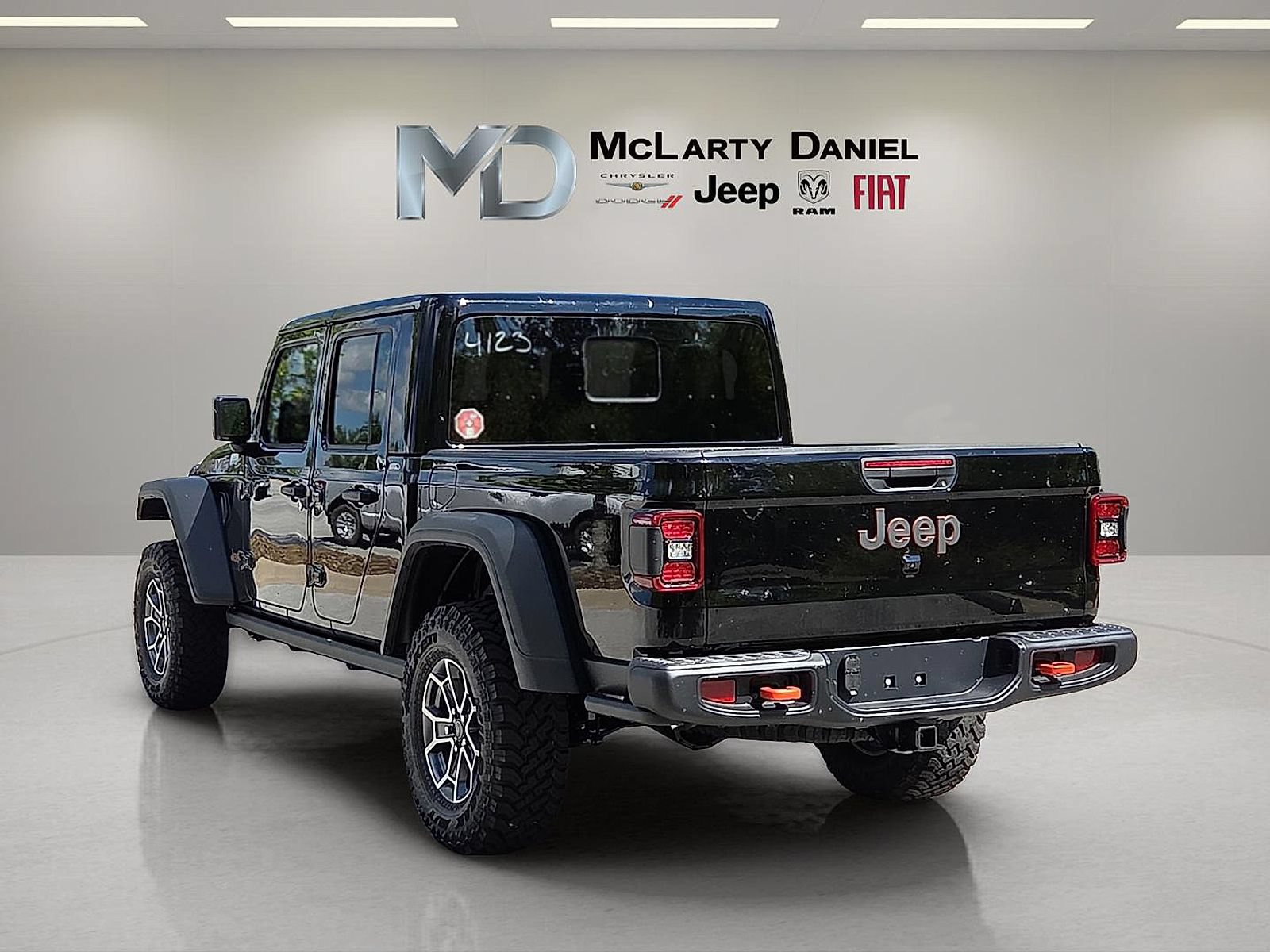 New 2025 Jeep Gladiator Mojave w/ Steel Bumper Group AWD/4WD image 4