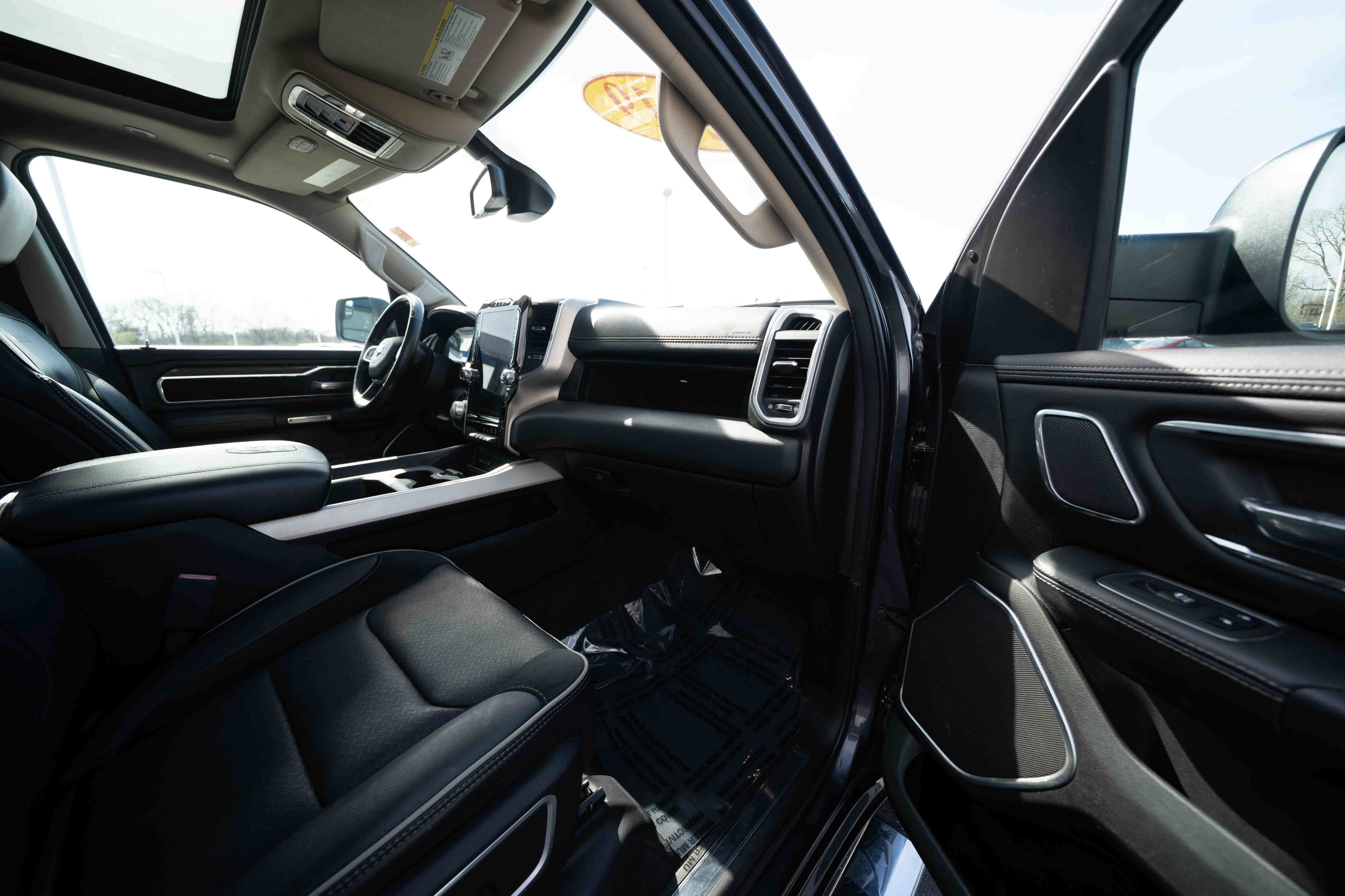 Used 2019 RAM 1500 Laramie AWD/4WD image 24