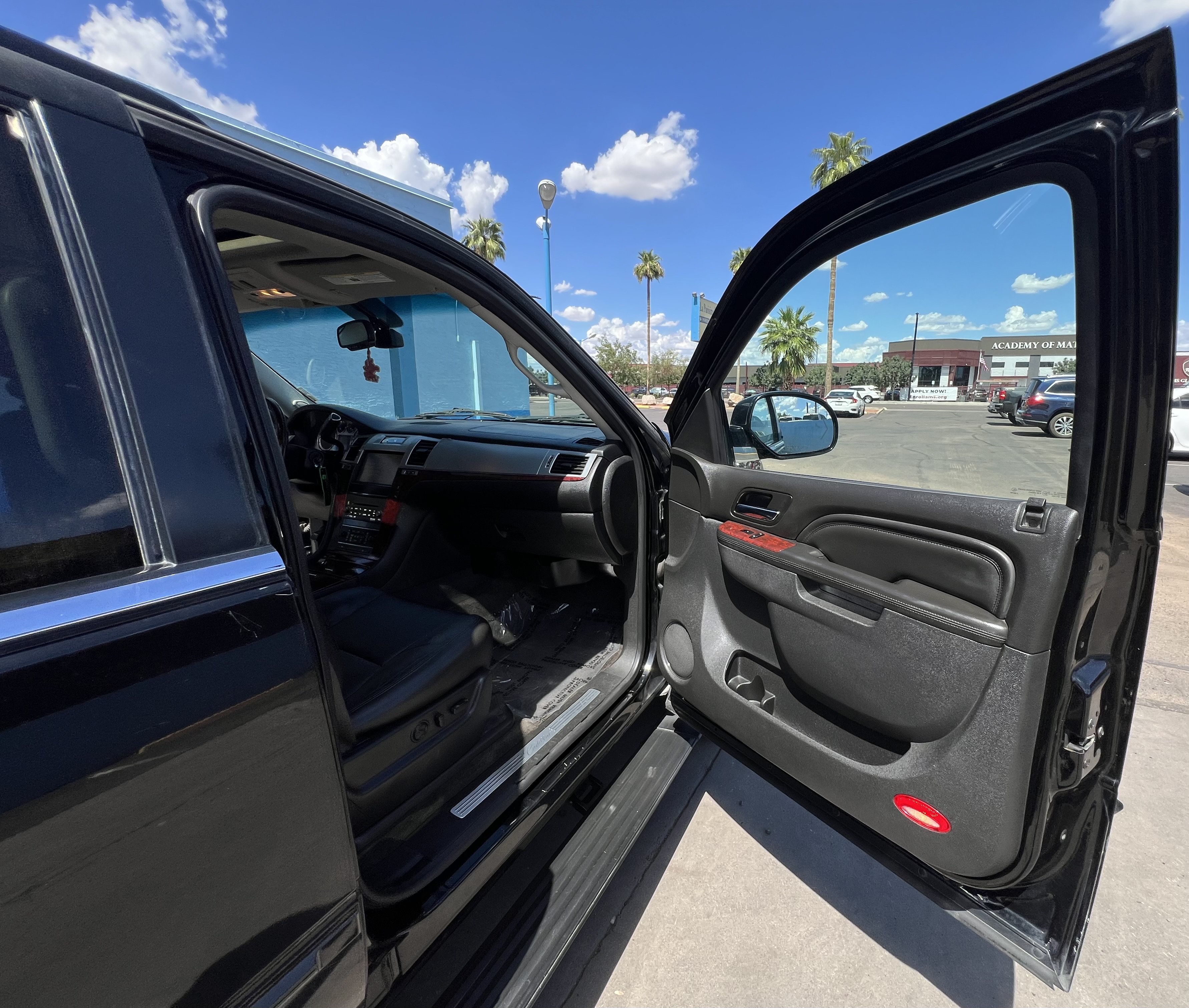 Used 2013 Cadillac Escalade ESV Premium AWD/4WD image 16