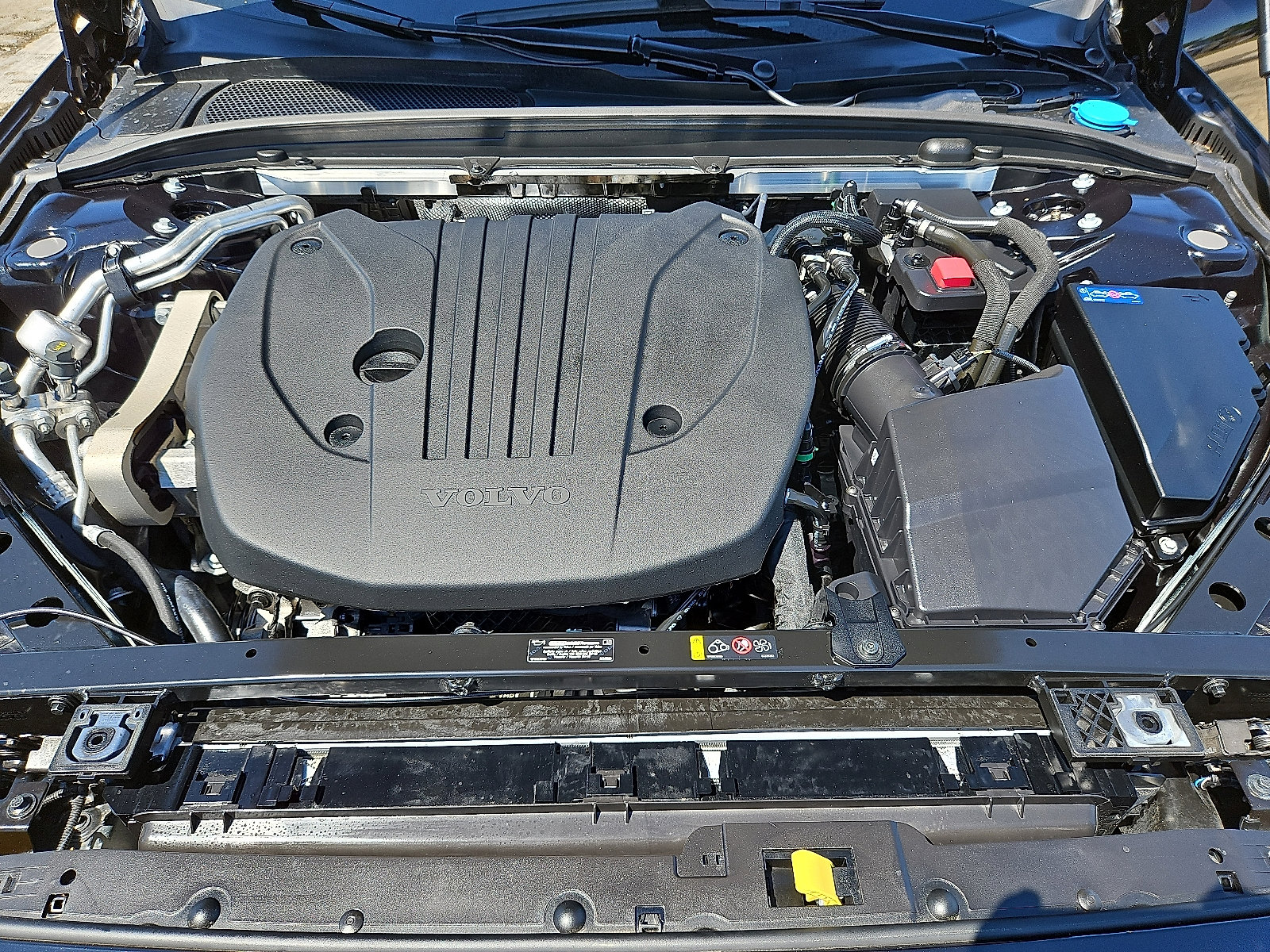 Certified 2024 Volvo V60 B5 Cross Country Plus image 28