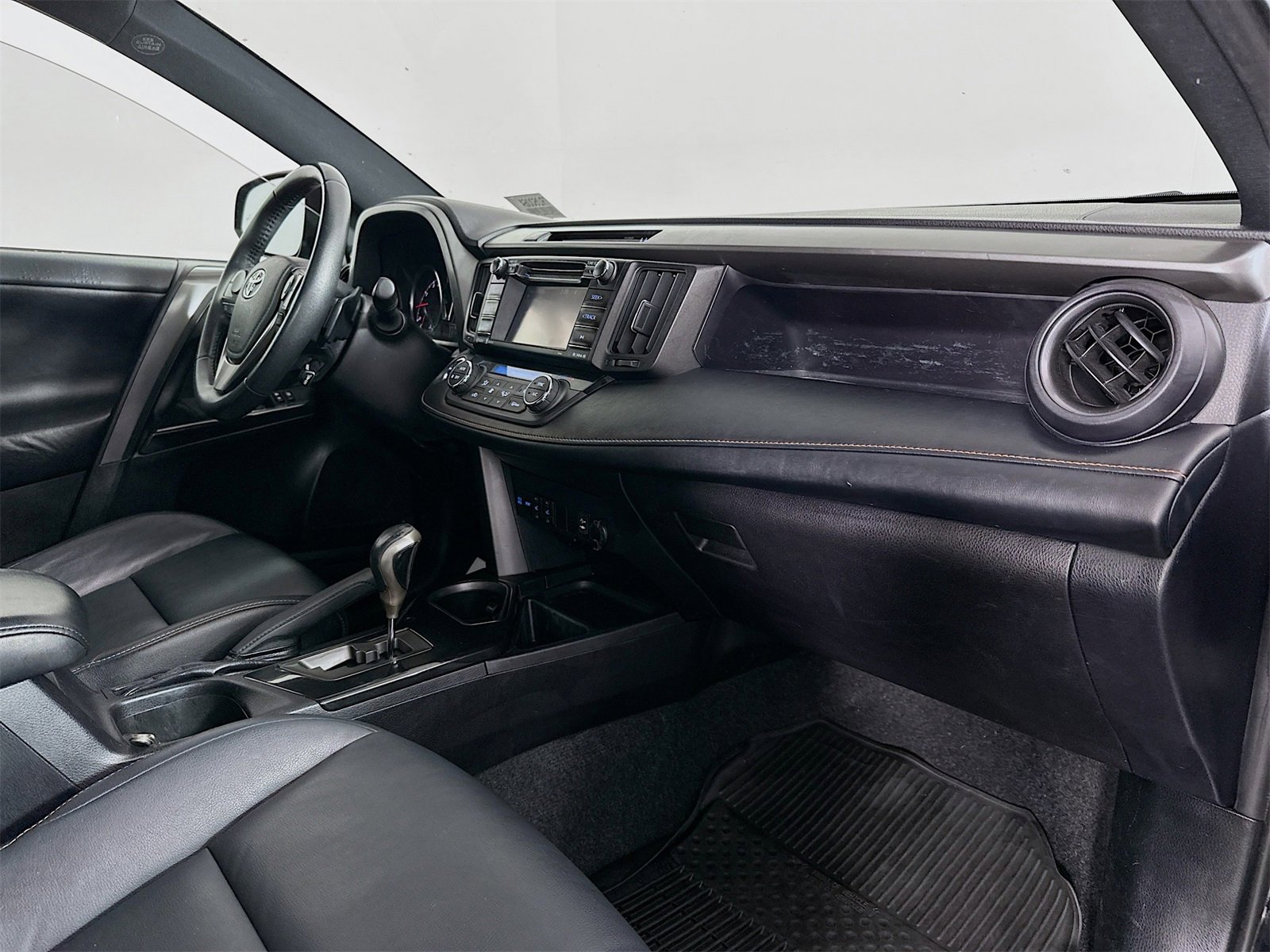 Used 2017 Toyota RAV4 SE w/ Power Extra Value Package image 28