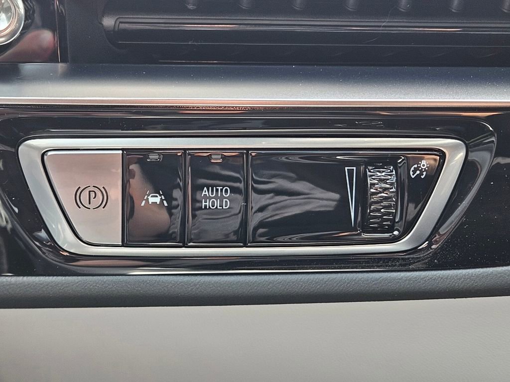 New 2025 Cadillac Lyriq Luxury w/ LPO, Floor Liner Package image 24