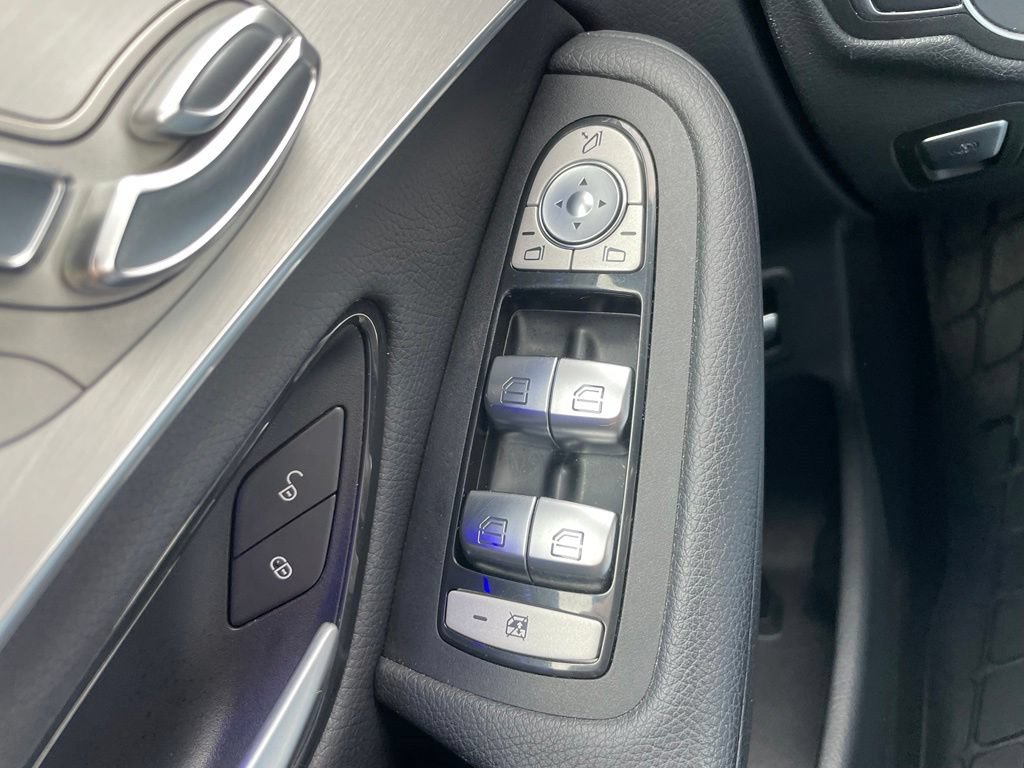 Used 2022 Mercedes-Benz GLC 300 4MATIC image 23