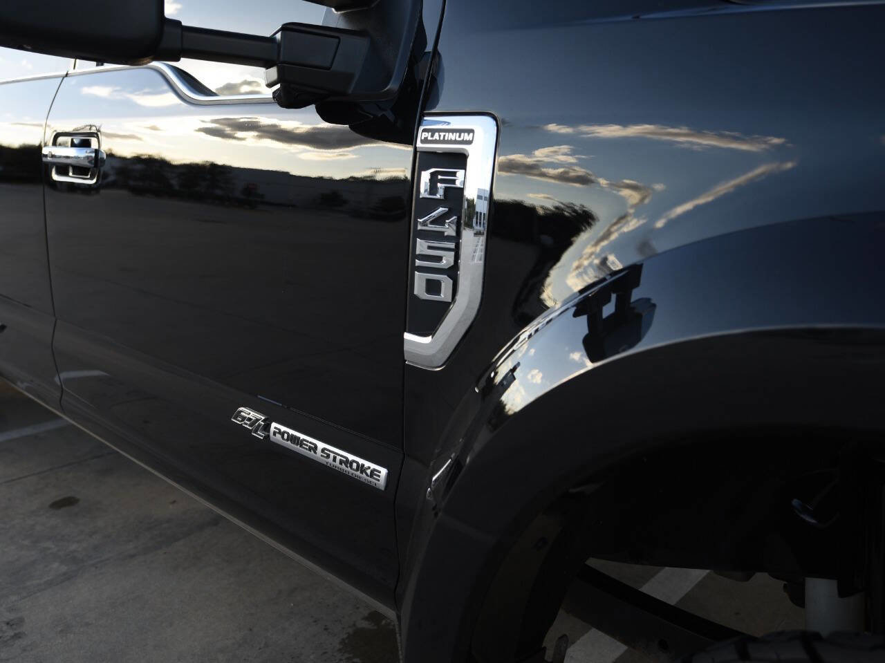 Used 2022 Ford F450 Platinum w/ FX4 Off-Road Package image 14