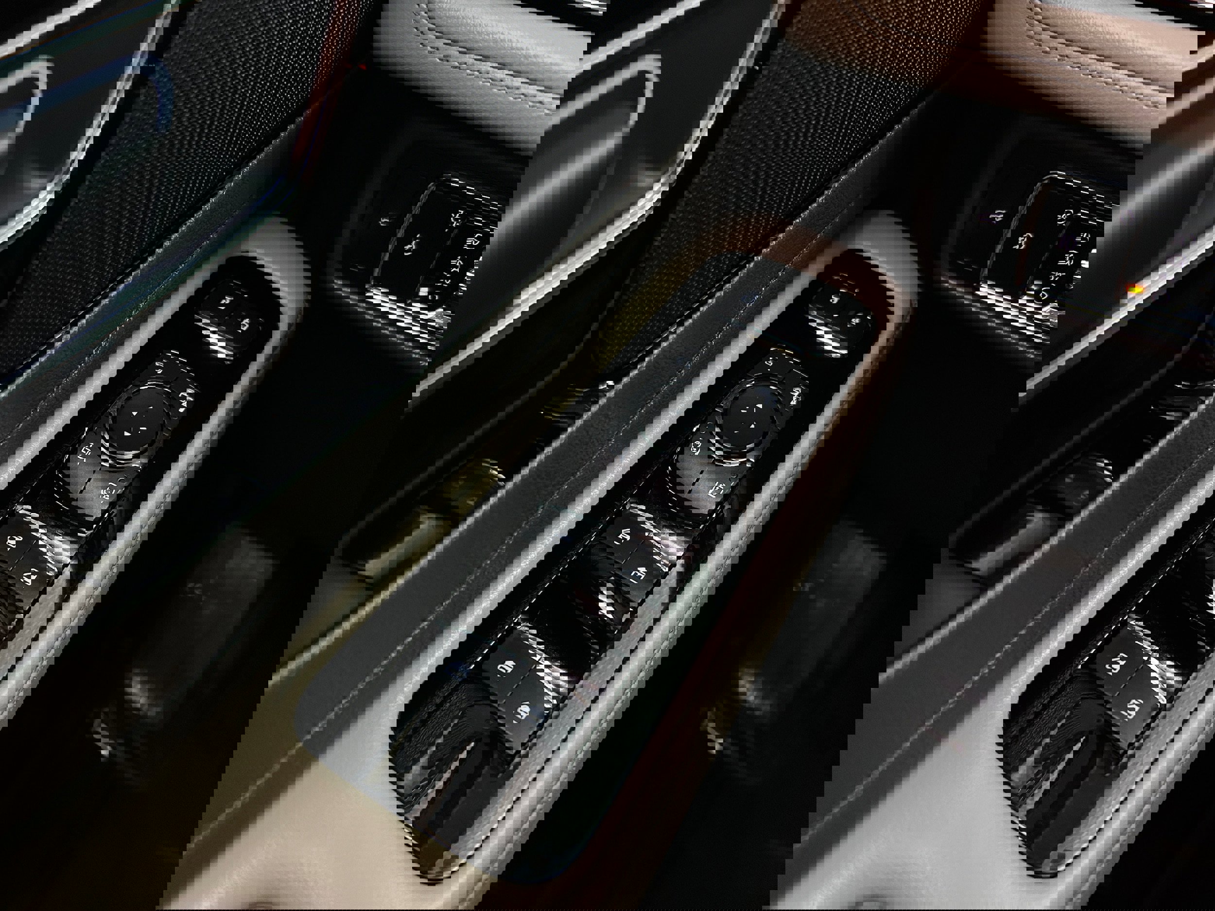 Used 2020 Lincoln Aviator Reserve w/ Class IV Trailer Tow Package image 22