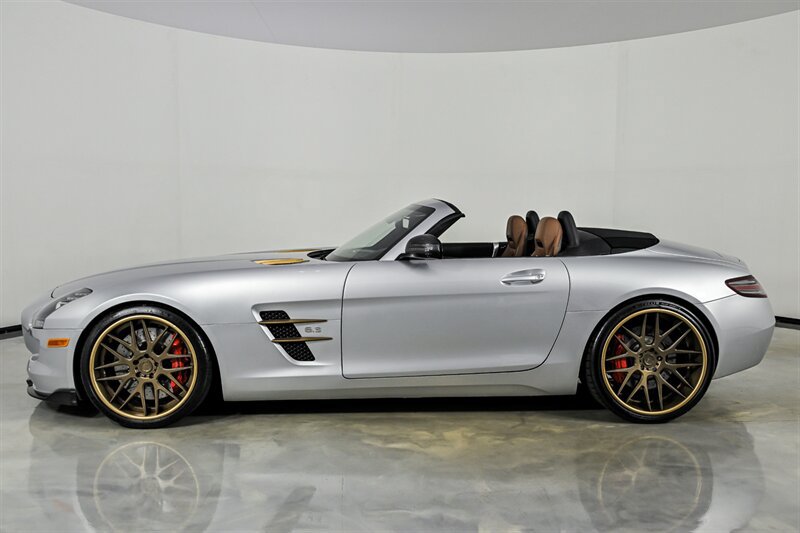 Used 2012 Mercedes-Benz SLS AMG Roadster image 6