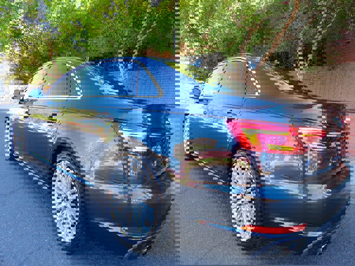 Used 2017 Audi A4 2.0T Premium Plus w/ Premium Plus Package image 4