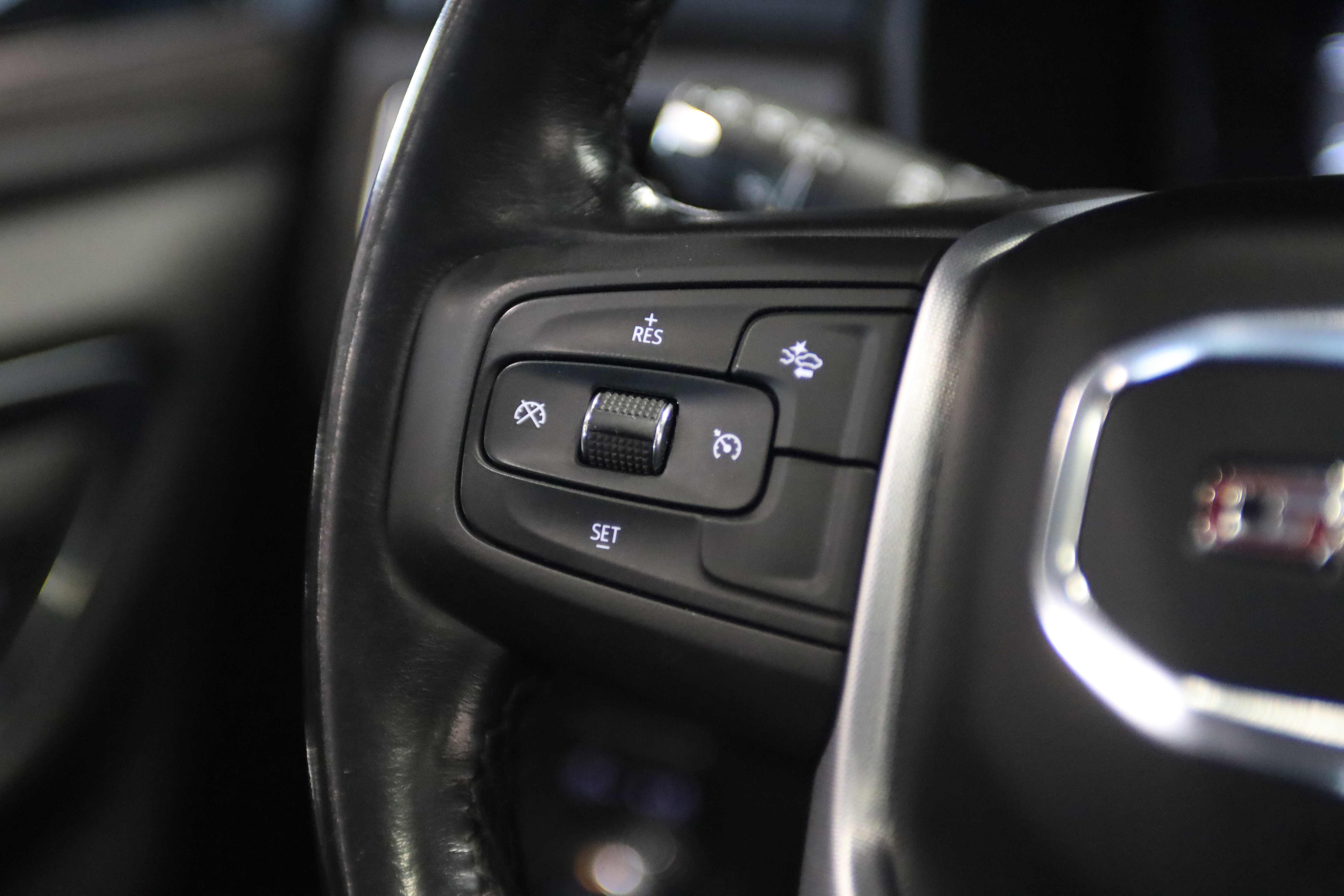 Used 2022 GMC Yukon SLT AWD/4WD image 24