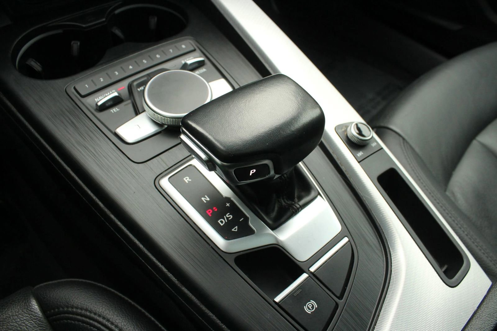 Used 2018 Audi A4 2.0T allroad Premium Plus w/ Premium Plus Package image 34