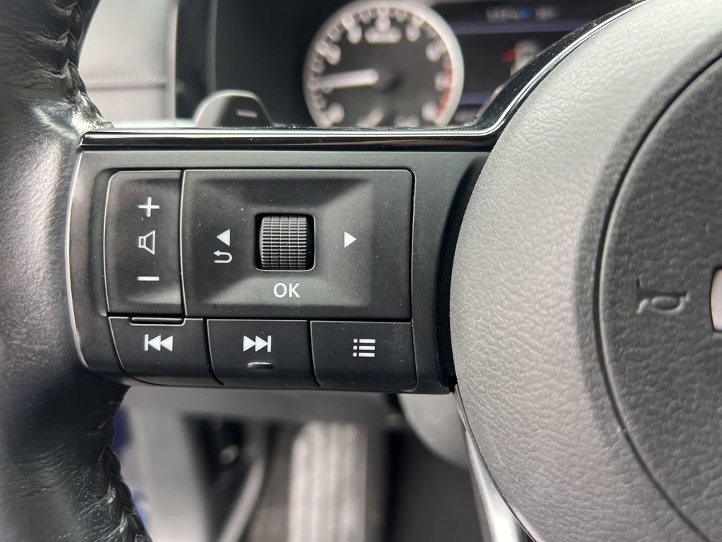 Used 2022 Nissan Pathfinder SV AWD/4WD image 12