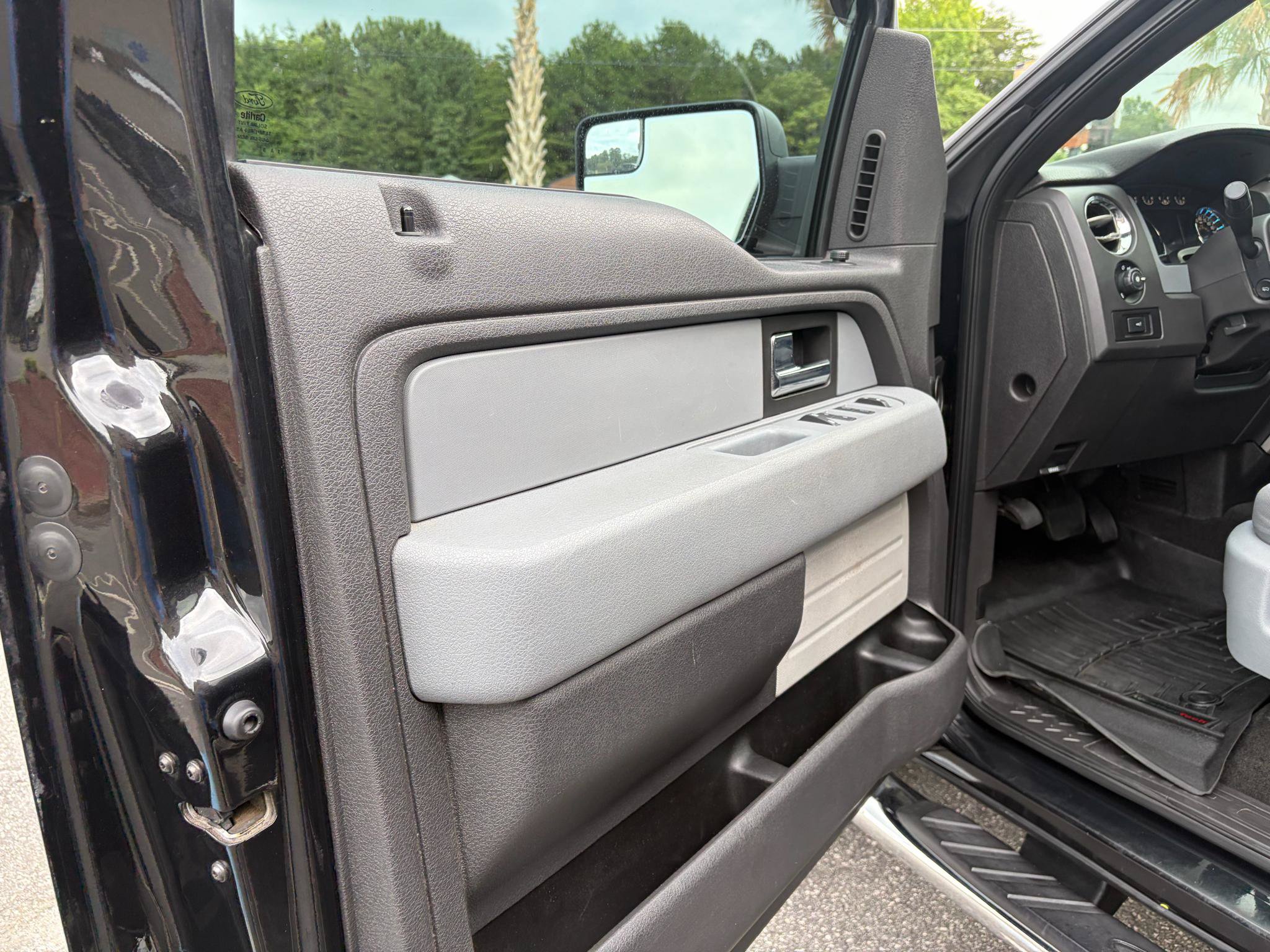 Used 2013 Ford F150 XLT w/ Luxury Equipment Group AWD/4WD image 32